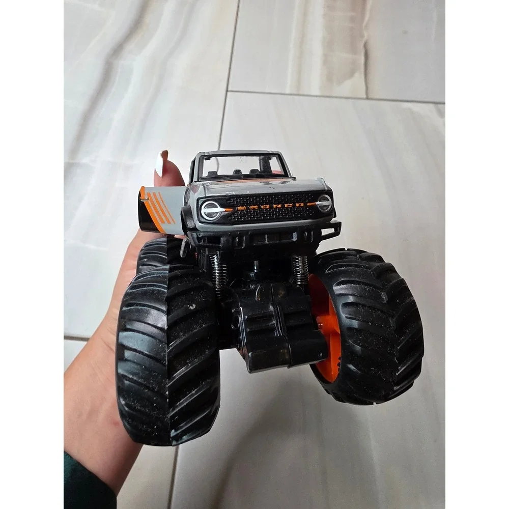 Ford Bronco Monster Truck Grey Orange Walgreens CNDG-0522 Ford Performance C2‎
